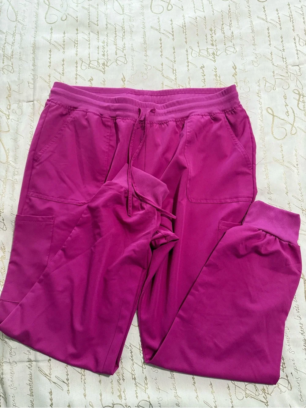 Karisma Treads womens 2 piece scrub set suze XL.